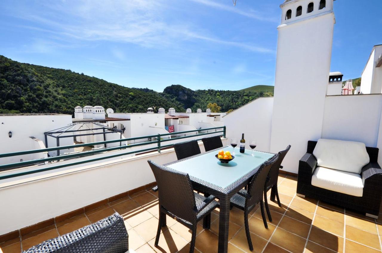 3 Bedroom Townhouse Benahavis Village Exterior photo